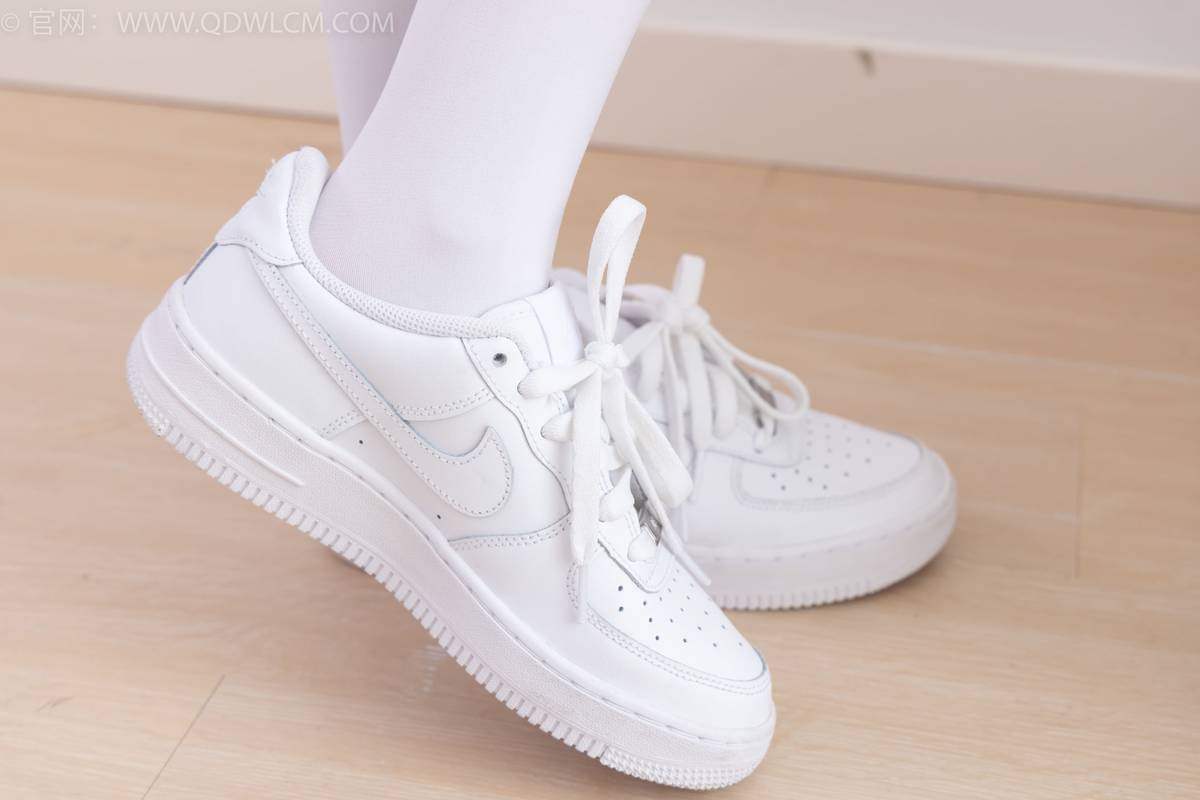 物恋传媒模特闪闪白色JK制服套装白丝板鞋写真-58