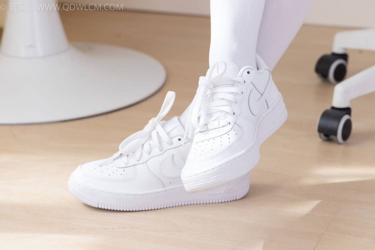 物恋传媒模特闪闪白色JK制服套装白丝板鞋写真-100