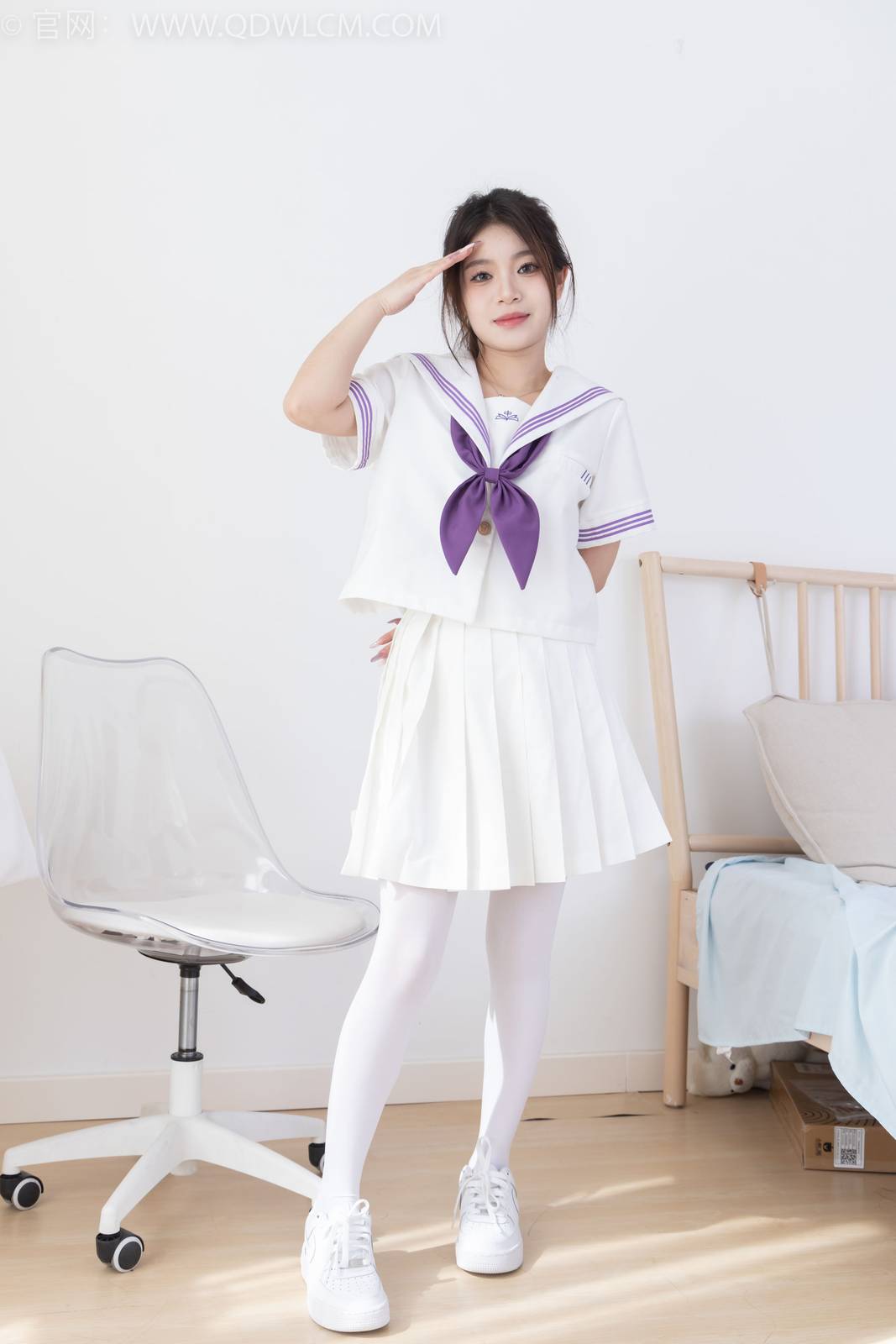 物恋传媒模特闪闪白色JK制服套装白丝板鞋写真-114