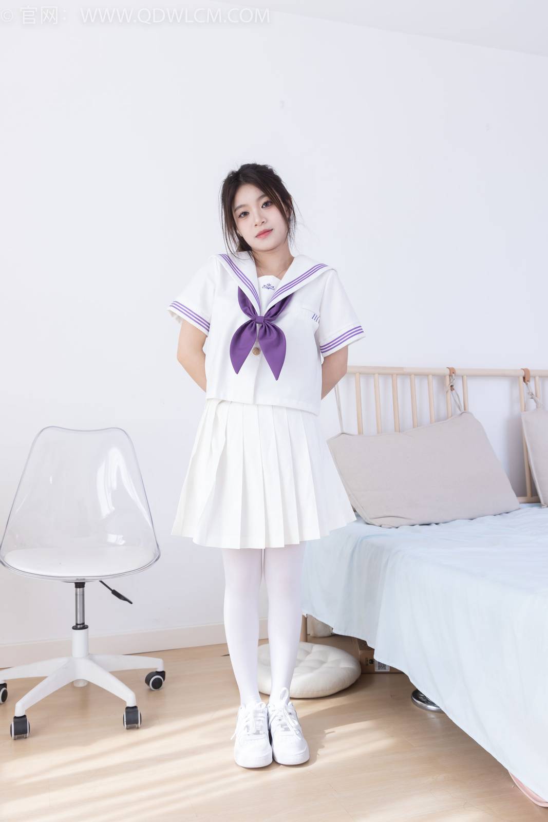 物恋传媒模特闪闪白色JK制服套装白丝板鞋写真-131