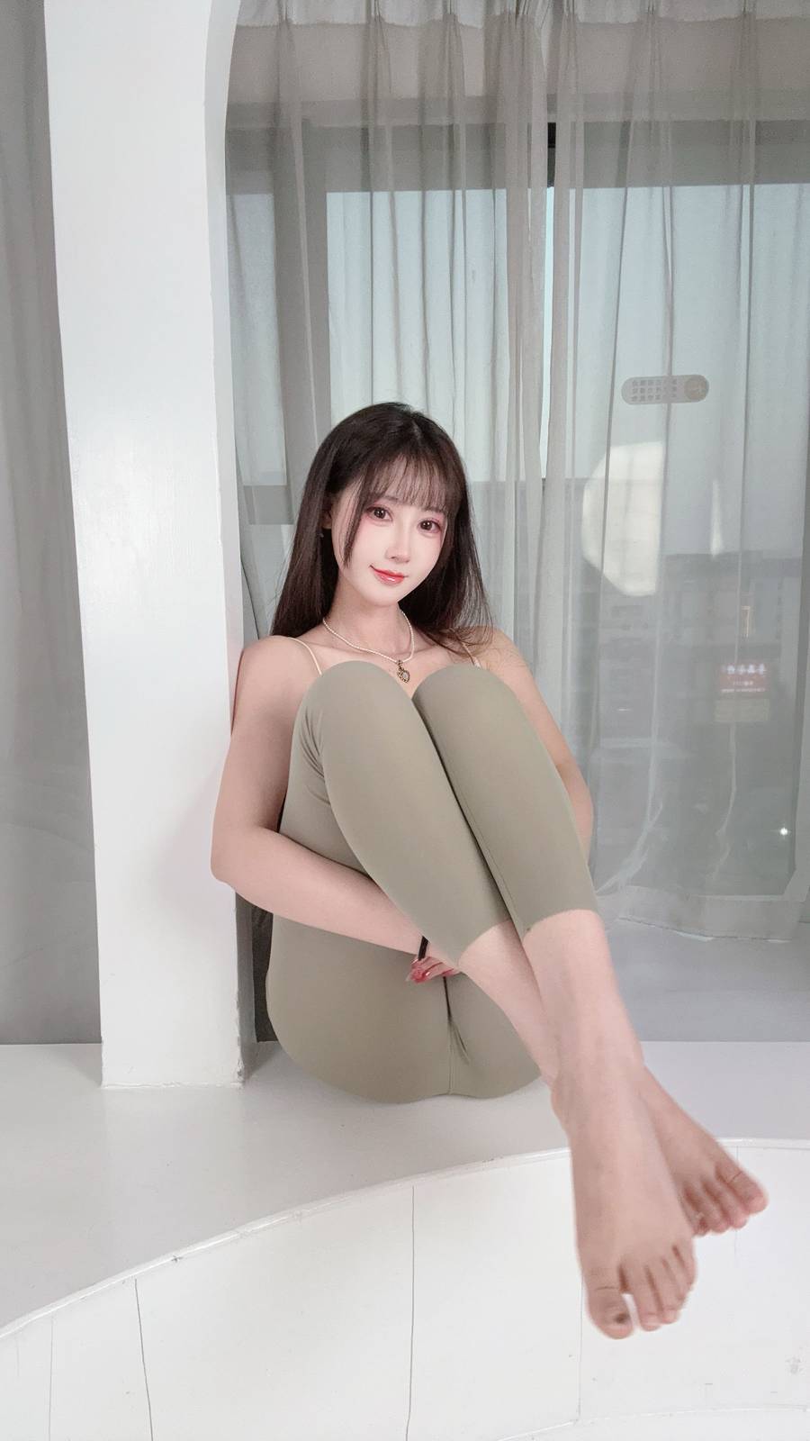 正妹羽生三未素色运动装瑜伽姐姐主题性感写真-26