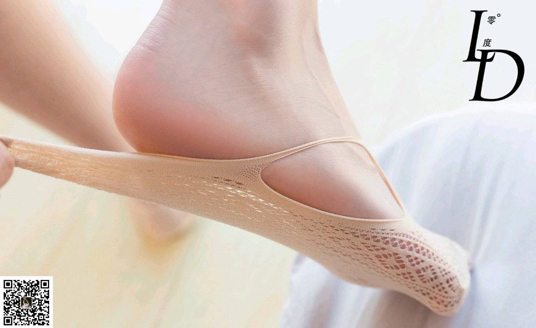 LD零度模特一含浅紫针织开衫‌修长美腿居家写真-13