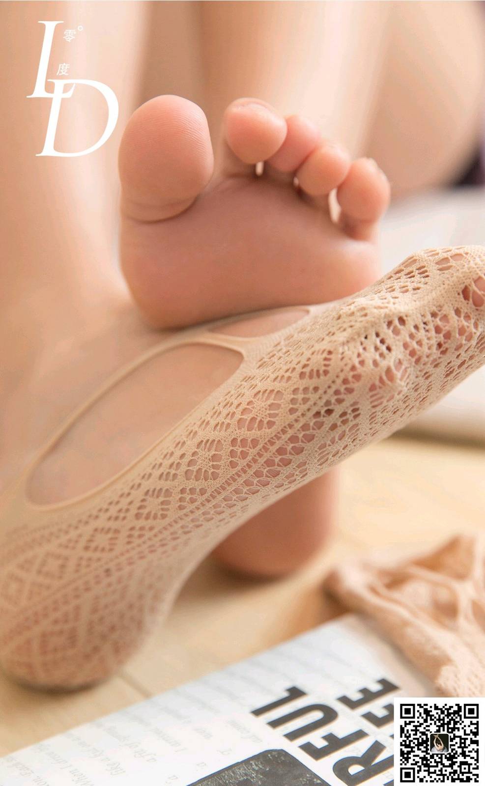 LD零度模特一含浅紫针织开衫‌修长美腿居家写真-36