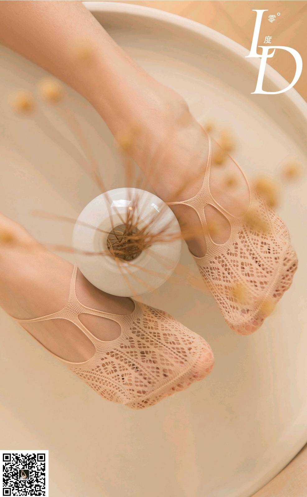 LD零度模特一含浅紫针织开衫‌修长美腿居家写真-50