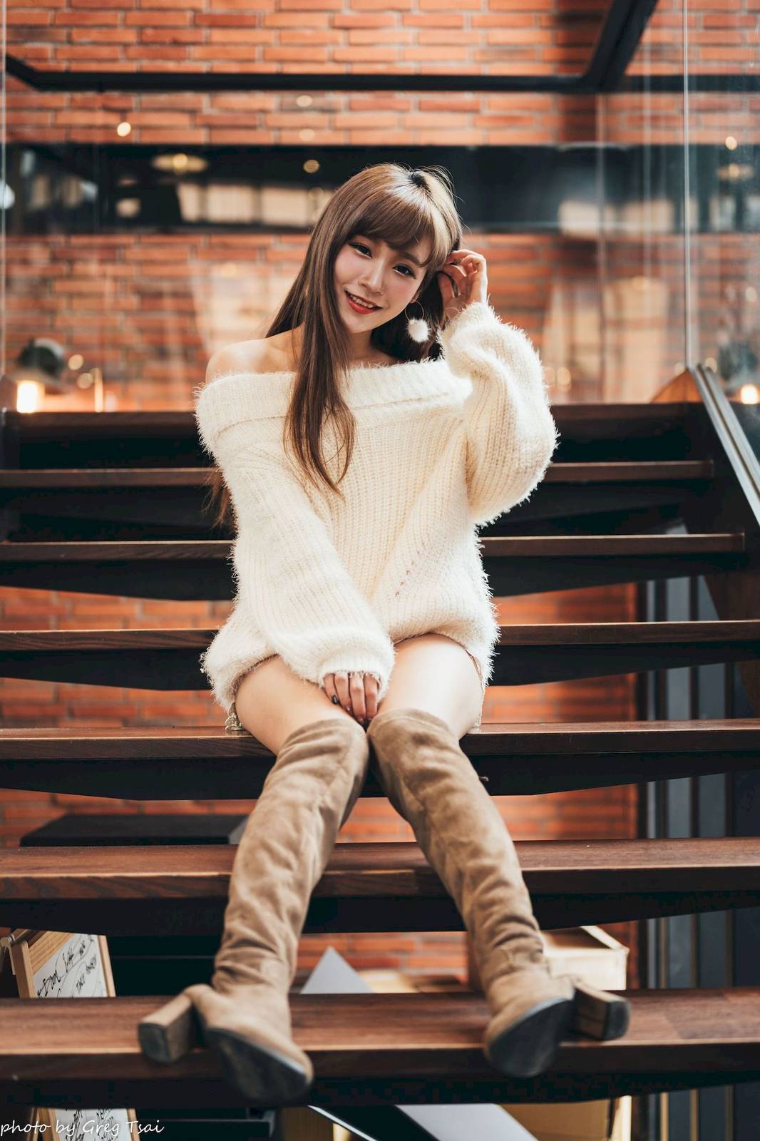 养眼美女凯云身着‌白色毛绒针织上衣户外慵懒写真-99