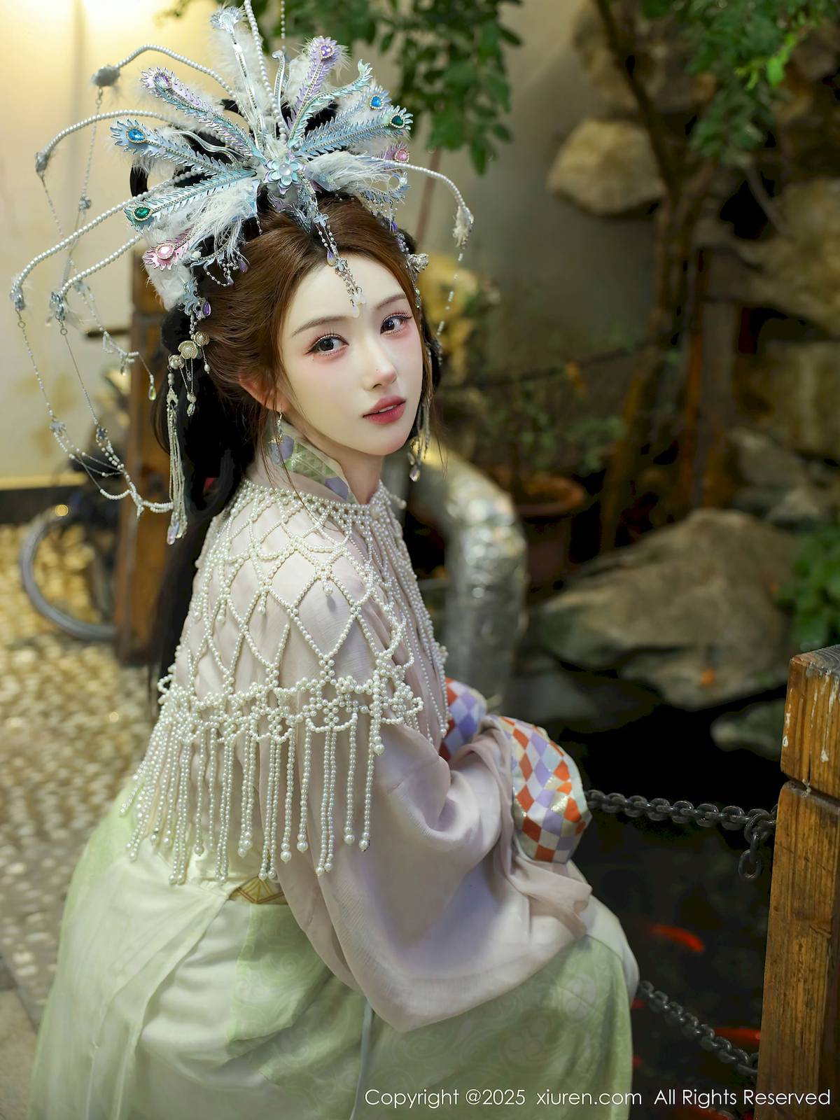 秀人网新人梨霜儿浅色古装服饰丰腴身材性感写真-26