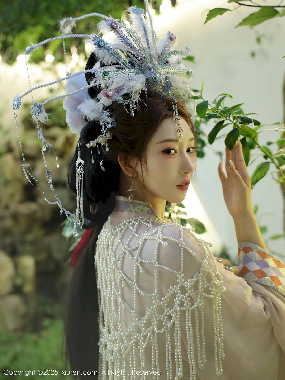 秀人网新人梨霜儿浅色古装服饰丰腴身材性感写真-30