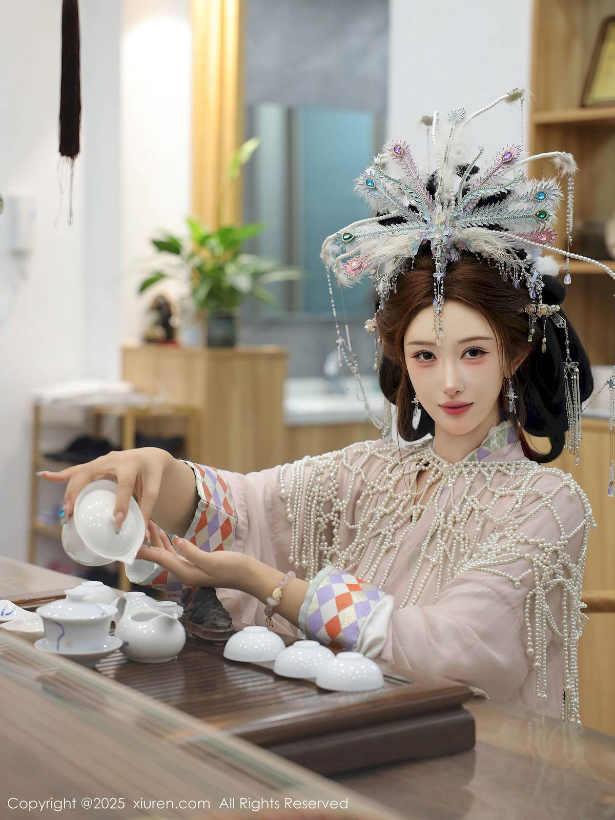 秀人网新人梨霜儿浅色古装服饰丰腴身材性感写真-33