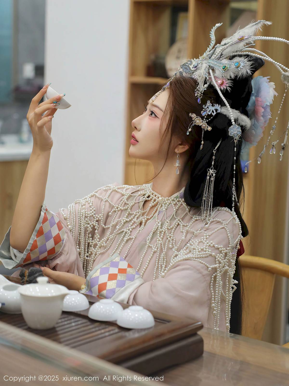 秀人网新人梨霜儿浅色古装服饰丰腴身材性感写真-36