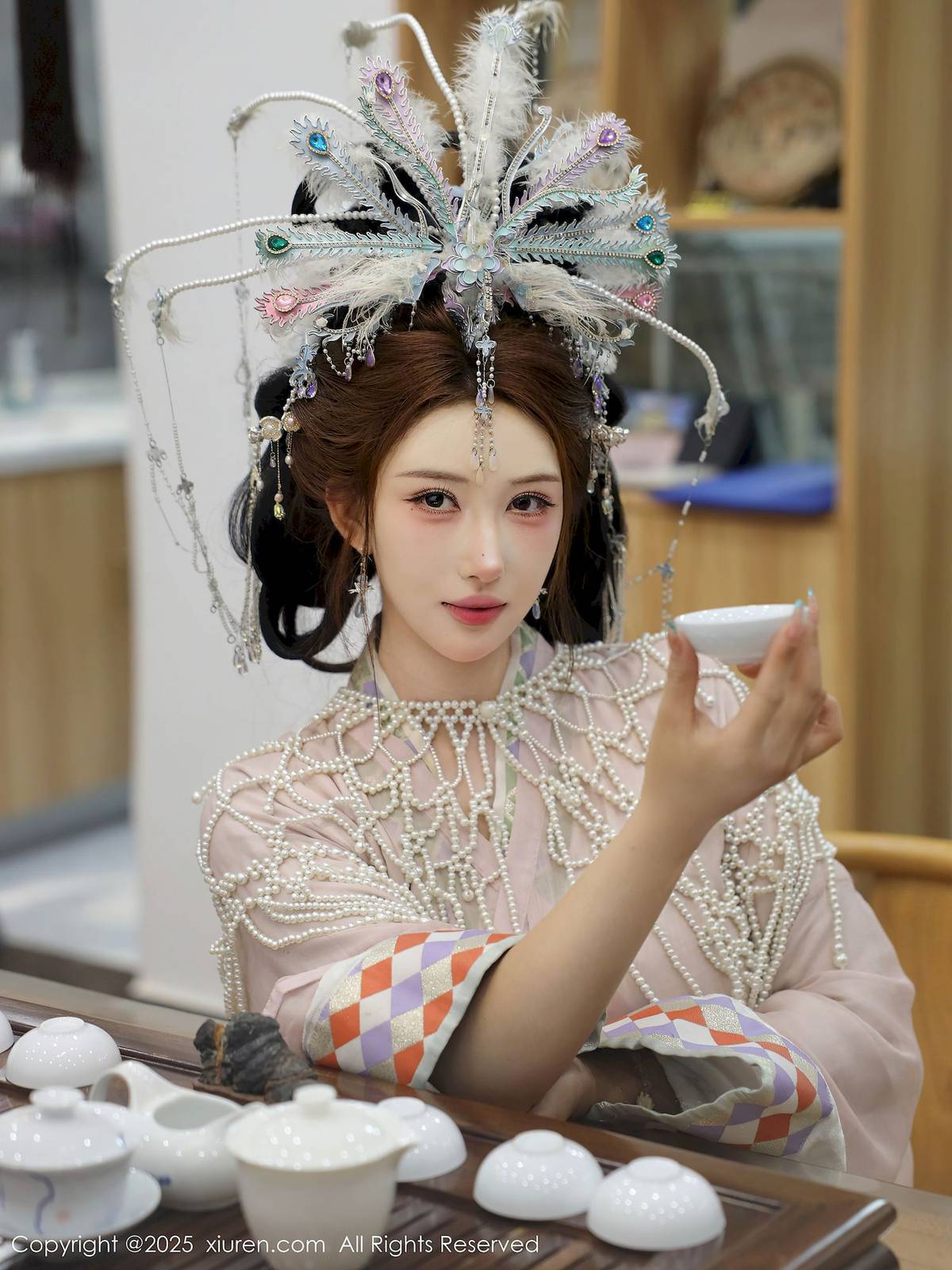 秀人网新人梨霜儿浅色古装服饰丰腴身材性感写真-35