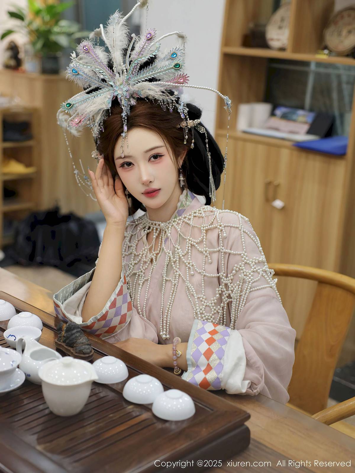 秀人网新人梨霜儿浅色古装服饰丰腴身材性感写真-38