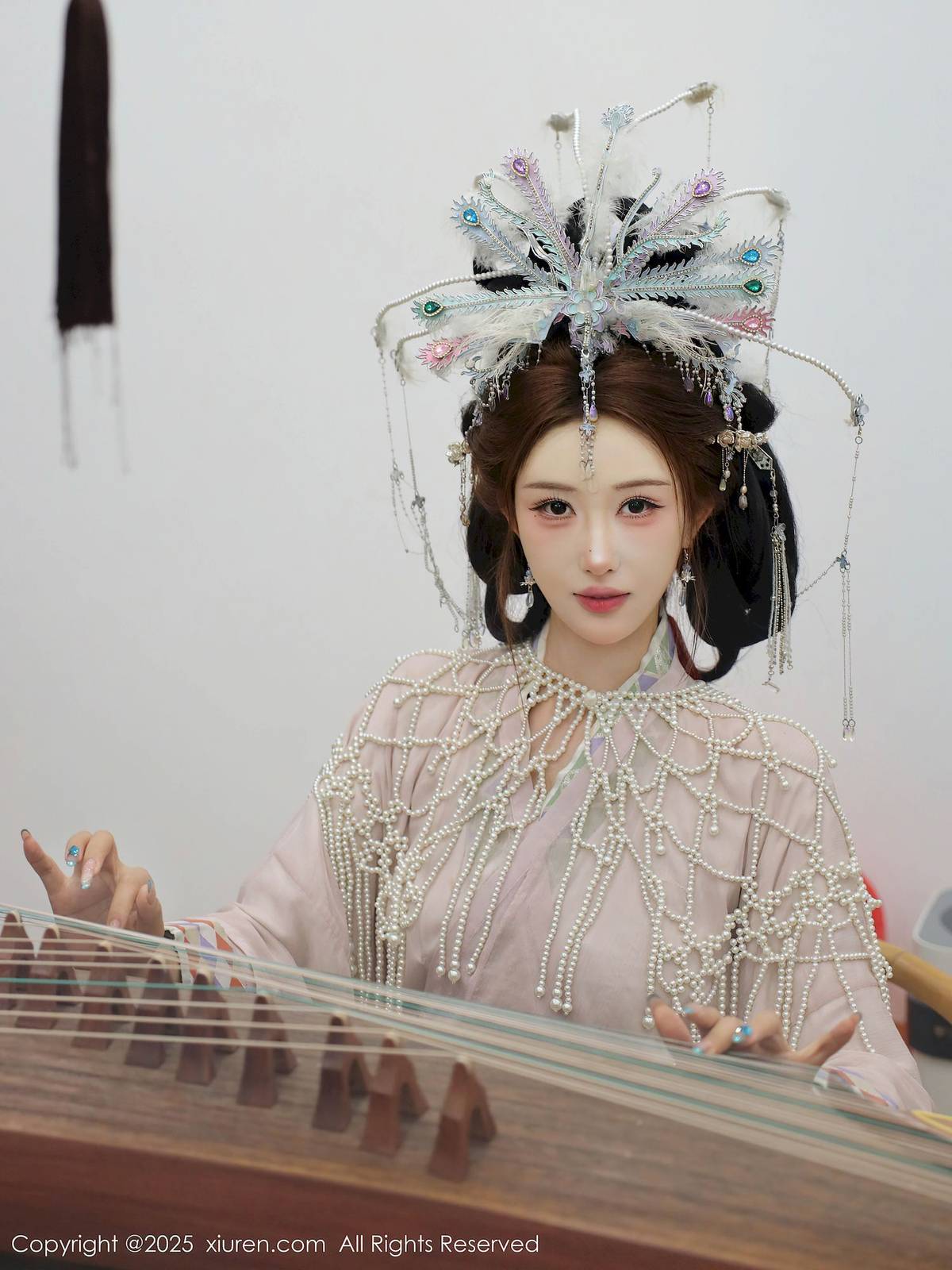 秀人网新人梨霜儿浅色古装服饰丰腴身材性感写真-42