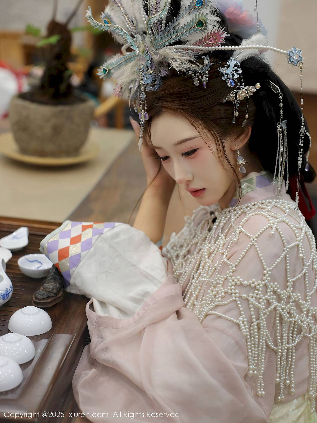 秀人网新人梨霜儿浅色古装服饰丰腴身材性感写真-40