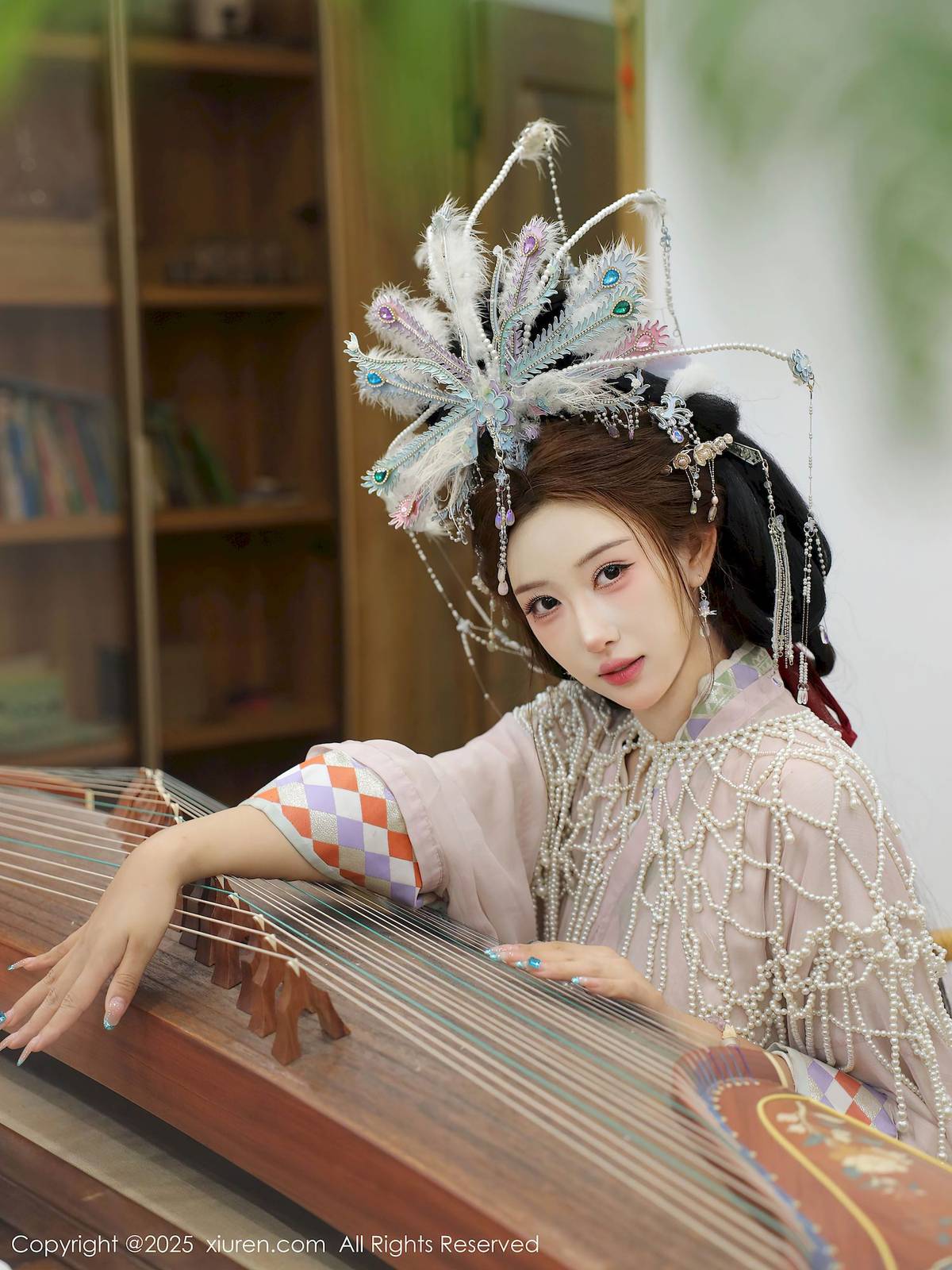 秀人网新人梨霜儿浅色古装服饰丰腴身材性感写真-46