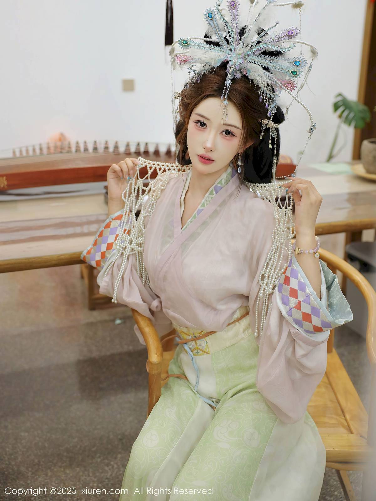 秀人网新人梨霜儿浅色古装服饰丰腴身材性感写真-52