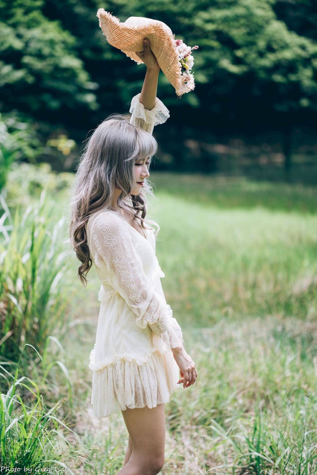 凯云白色蕾丝连衣裙浅色系穿搭梦湖主题写真-49