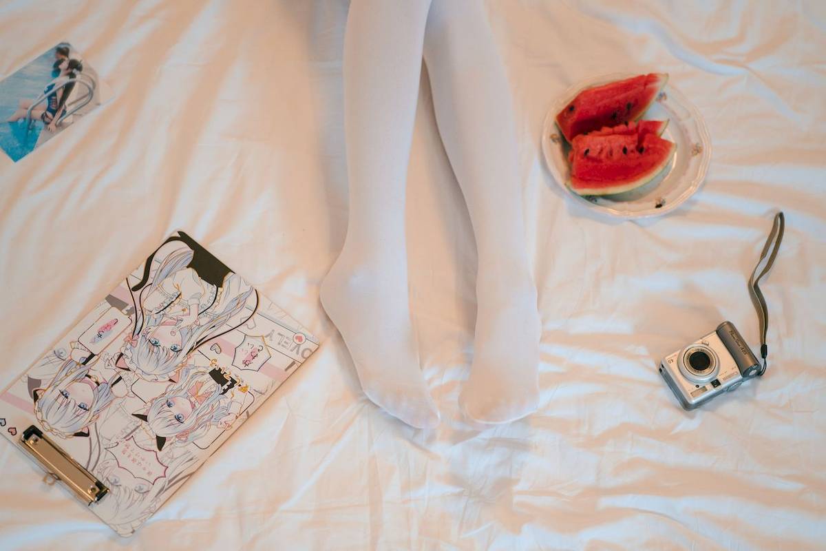 吃了个迟水手服‌搭配‌白色长袜夏日呓语主题写真-71