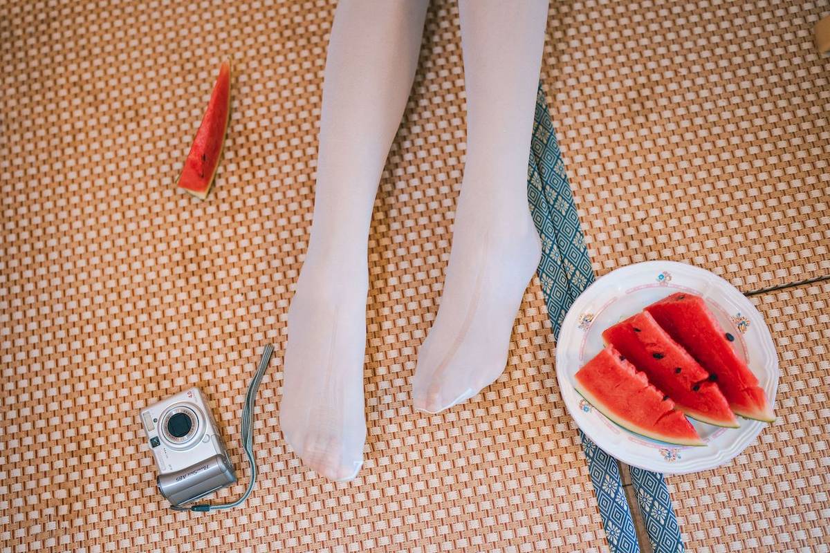 吃了个迟水手服‌搭配‌白色长袜夏日呓语主题写真-87