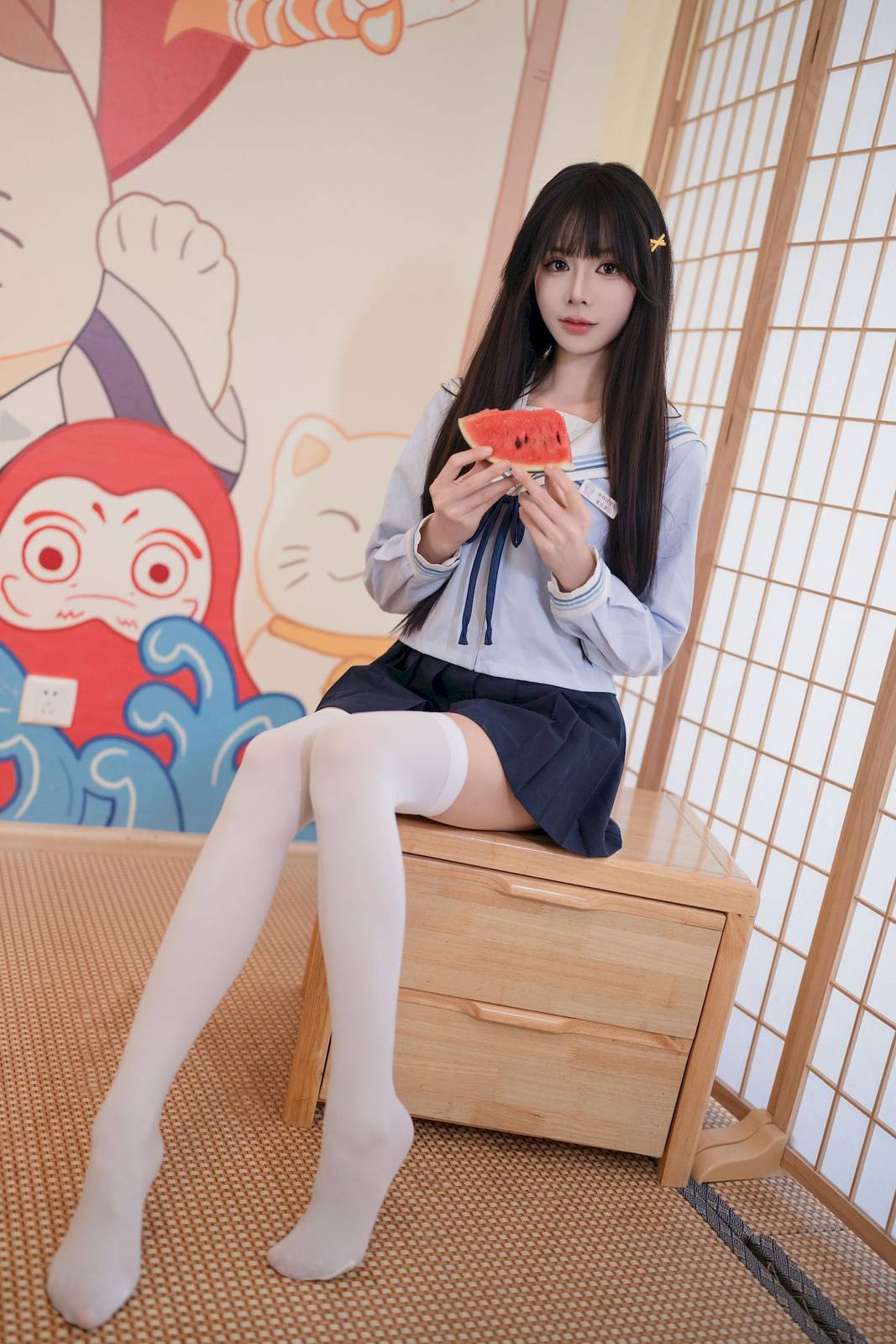 吃了个迟水手服‌搭配‌白色长袜夏日呓语主题写真-147