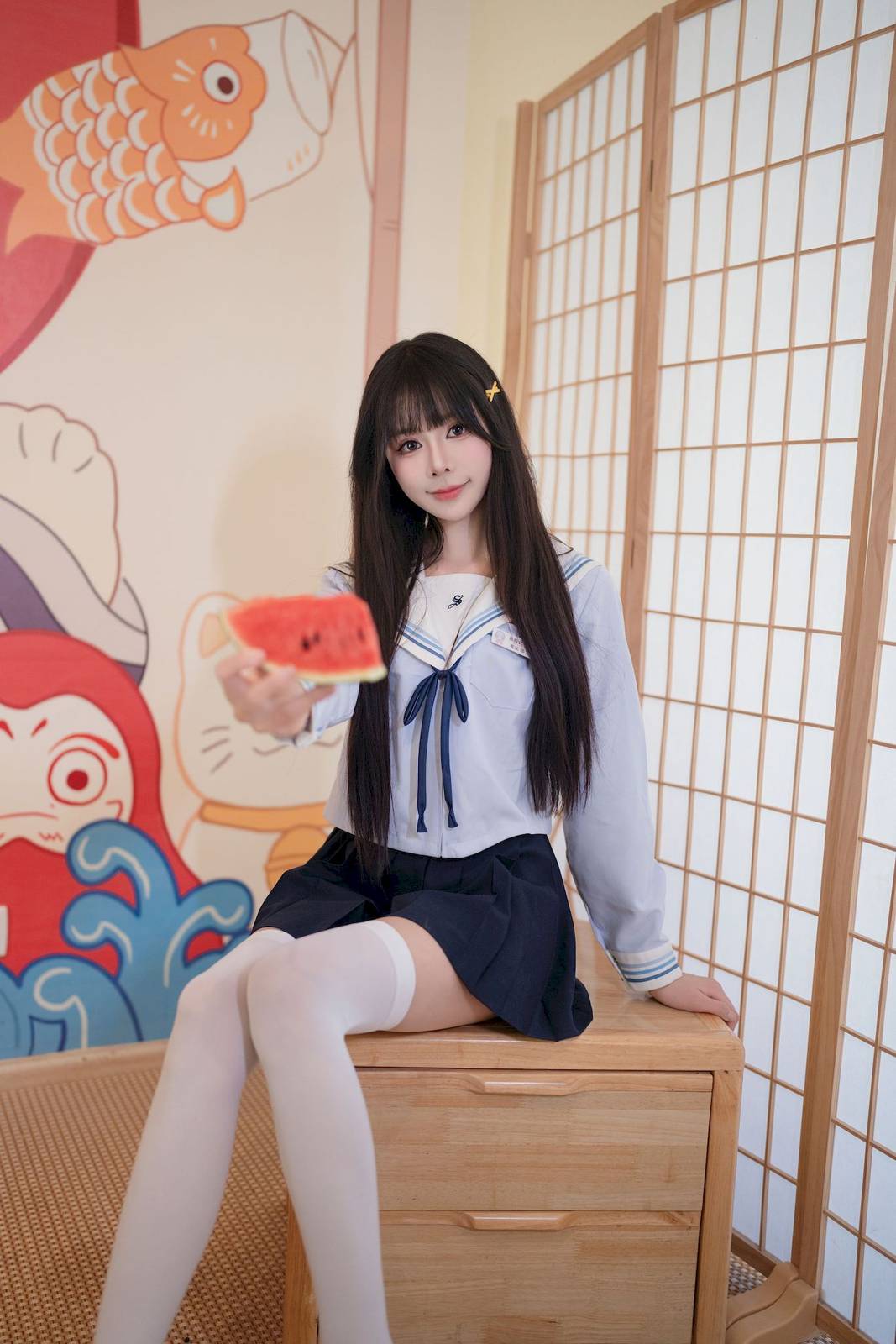 吃了个迟水手服‌搭配‌白色长袜夏日呓语主题写真-148