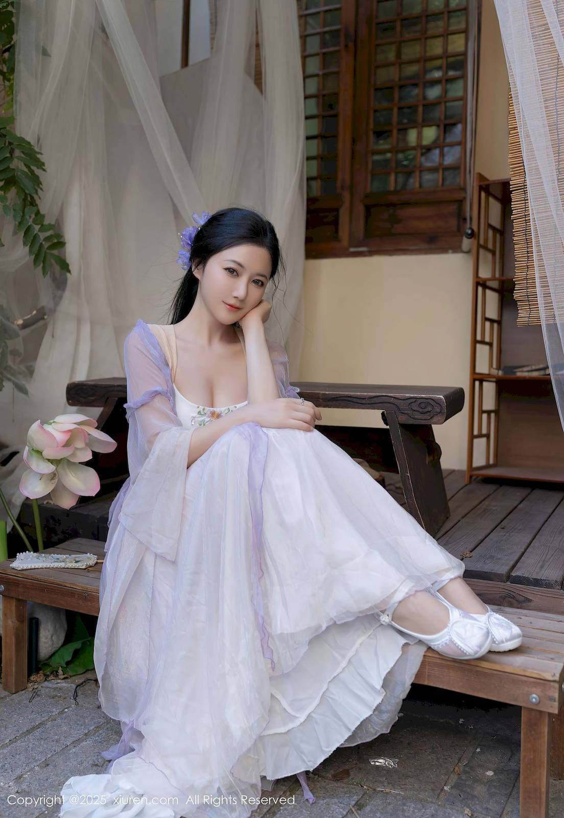 秀人网模特鱼子酱Fish紫色长裙白色丝袜长沙旅拍-4