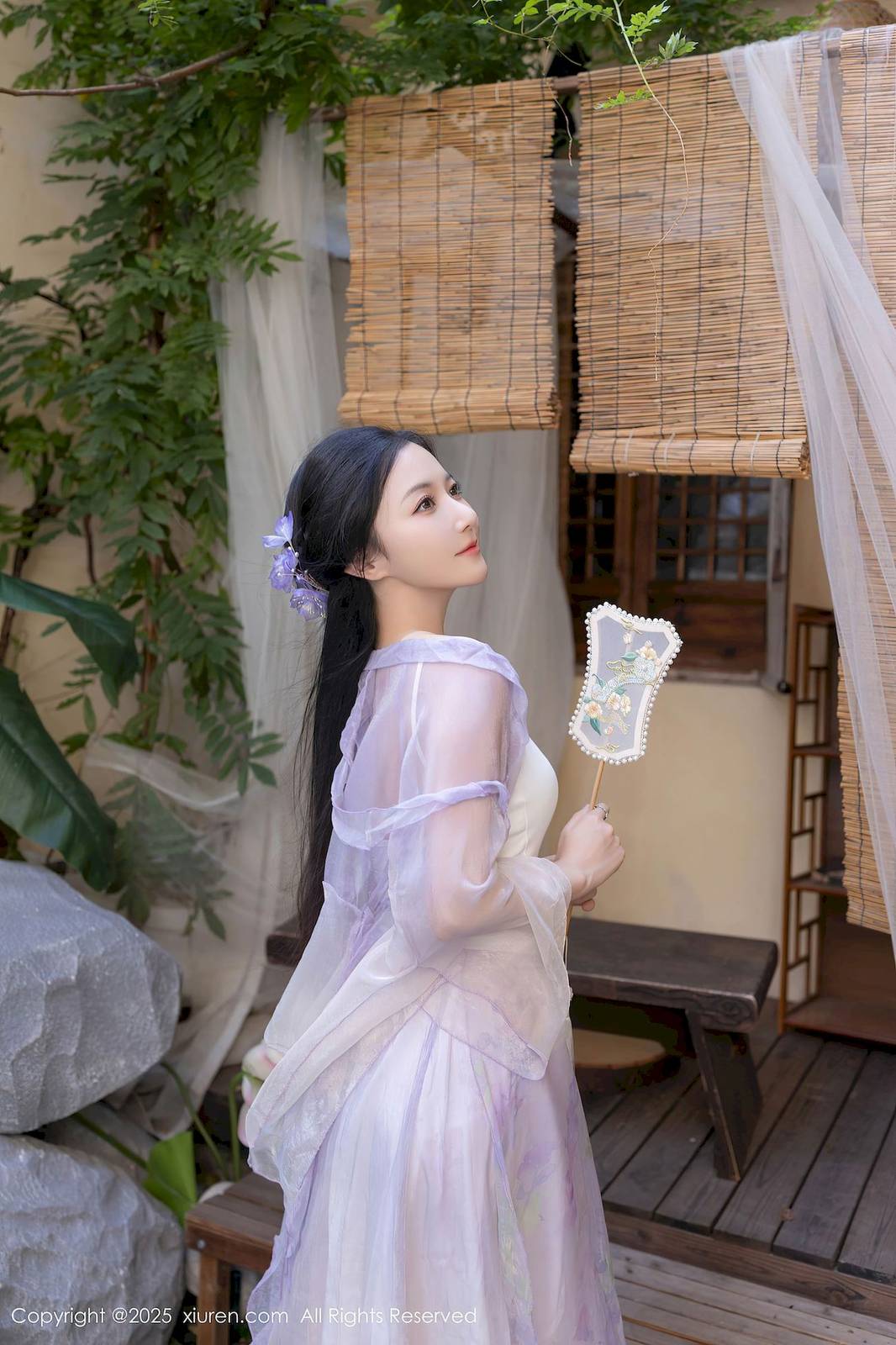 秀人网模特鱼子酱Fish紫色长裙白色丝袜长沙旅拍-10