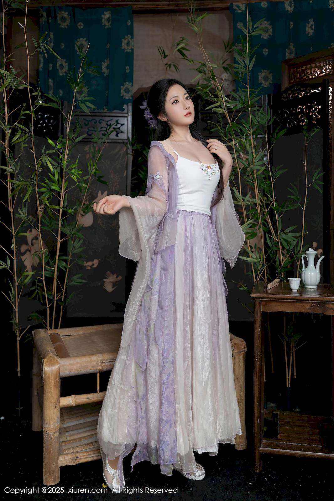 秀人网模特鱼子酱Fish紫色长裙白色丝袜长沙旅拍-12