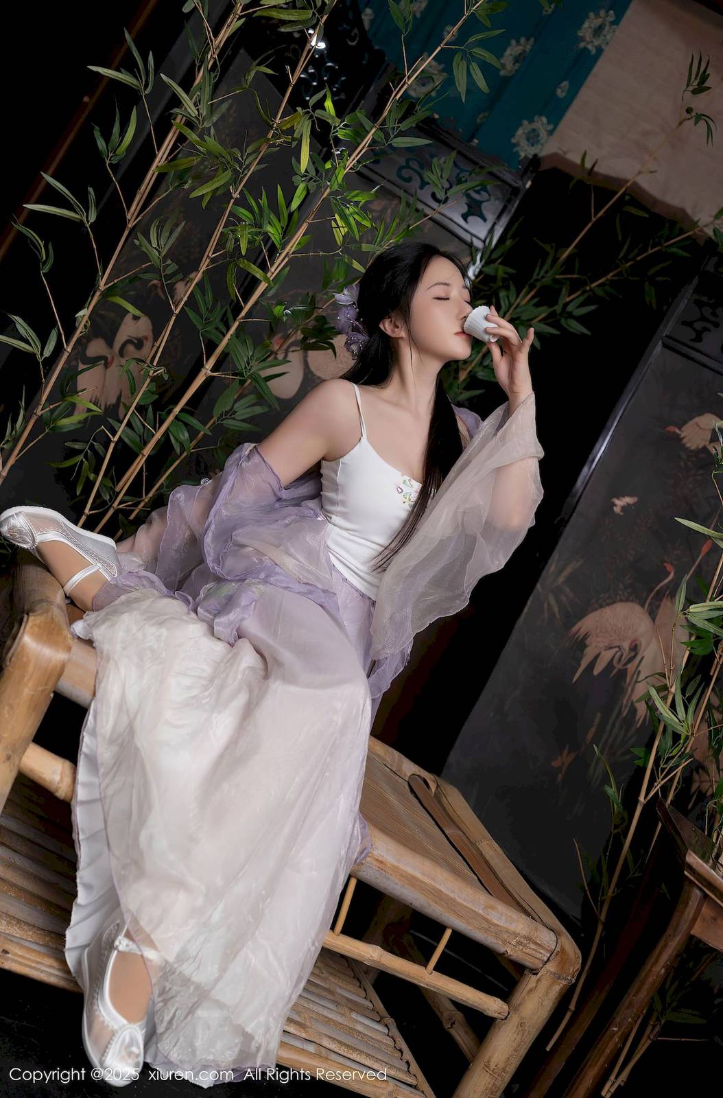 秀人网模特鱼子酱Fish紫色长裙白色丝袜长沙旅拍-21