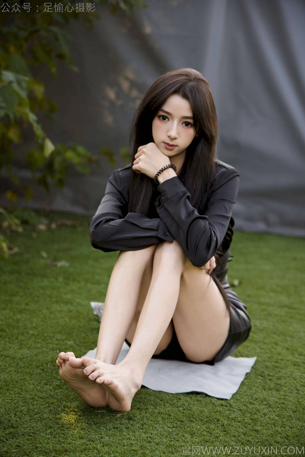 足愉心模特云悦黑色时尚服饰修长美腿户外写真-77