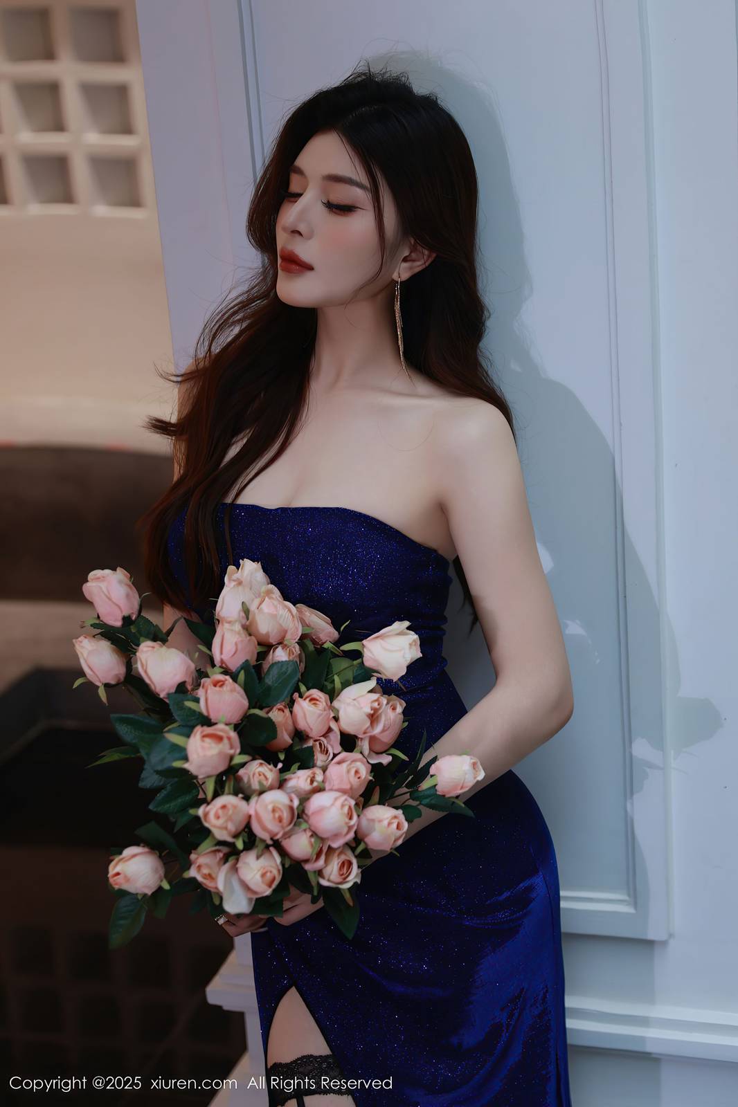 秀人网新人阿依莎蓝色连衣裙身材高挑性感写真-7