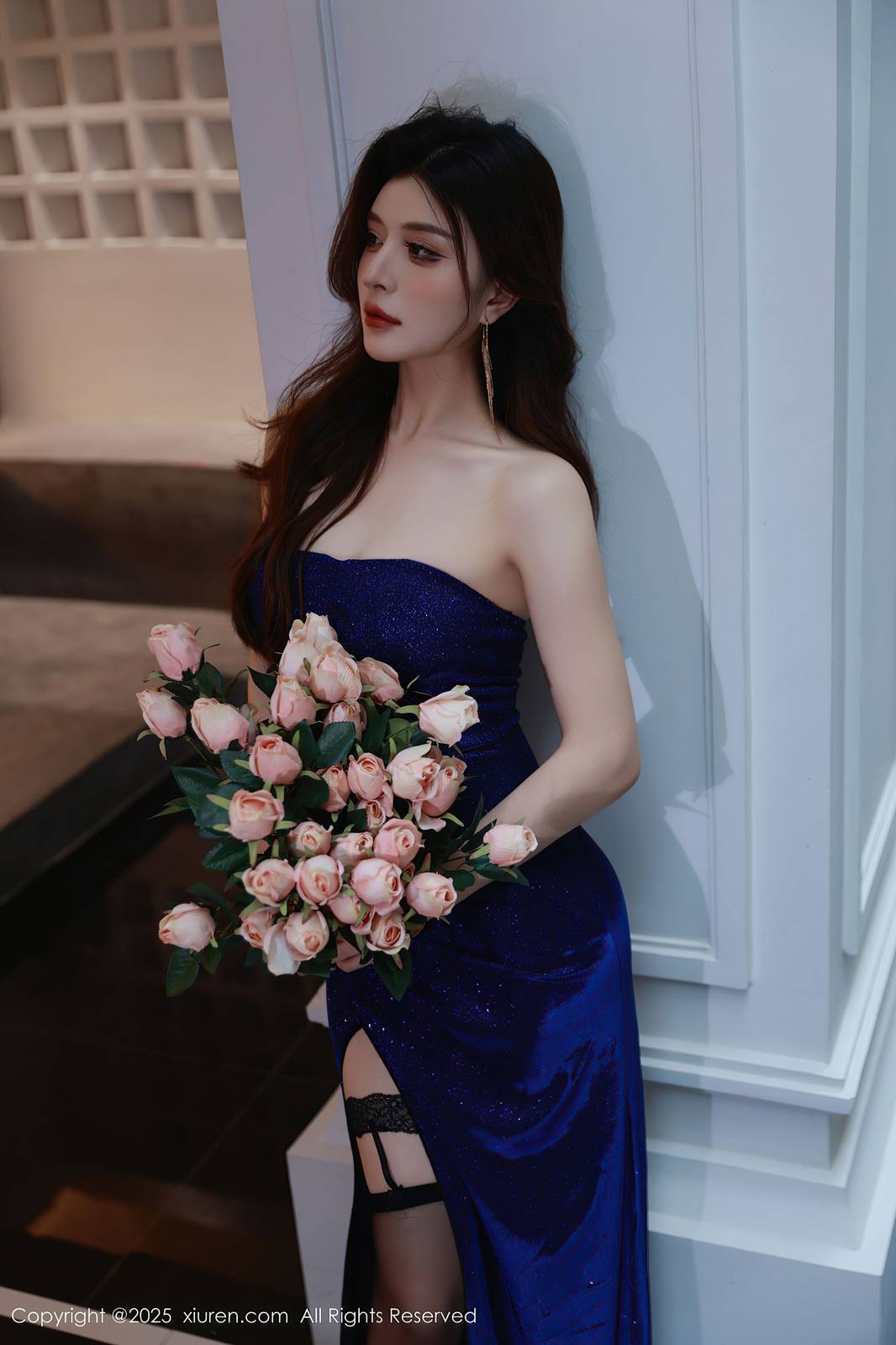 秀人网新人阿依莎蓝色连衣裙身材高挑性感写真-8