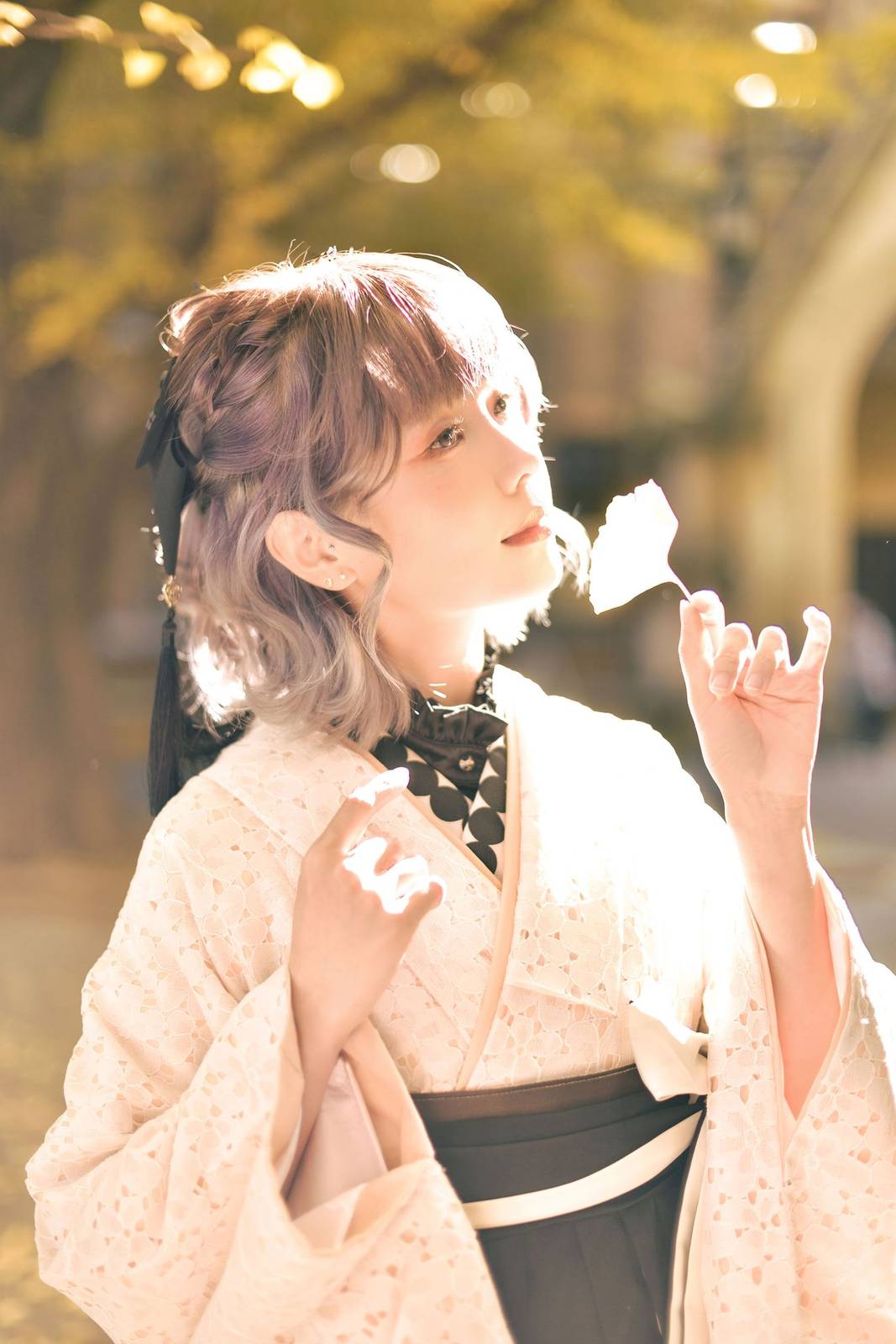 气质女孩ElyEE子午后散步于银杏林中秋日写真-7