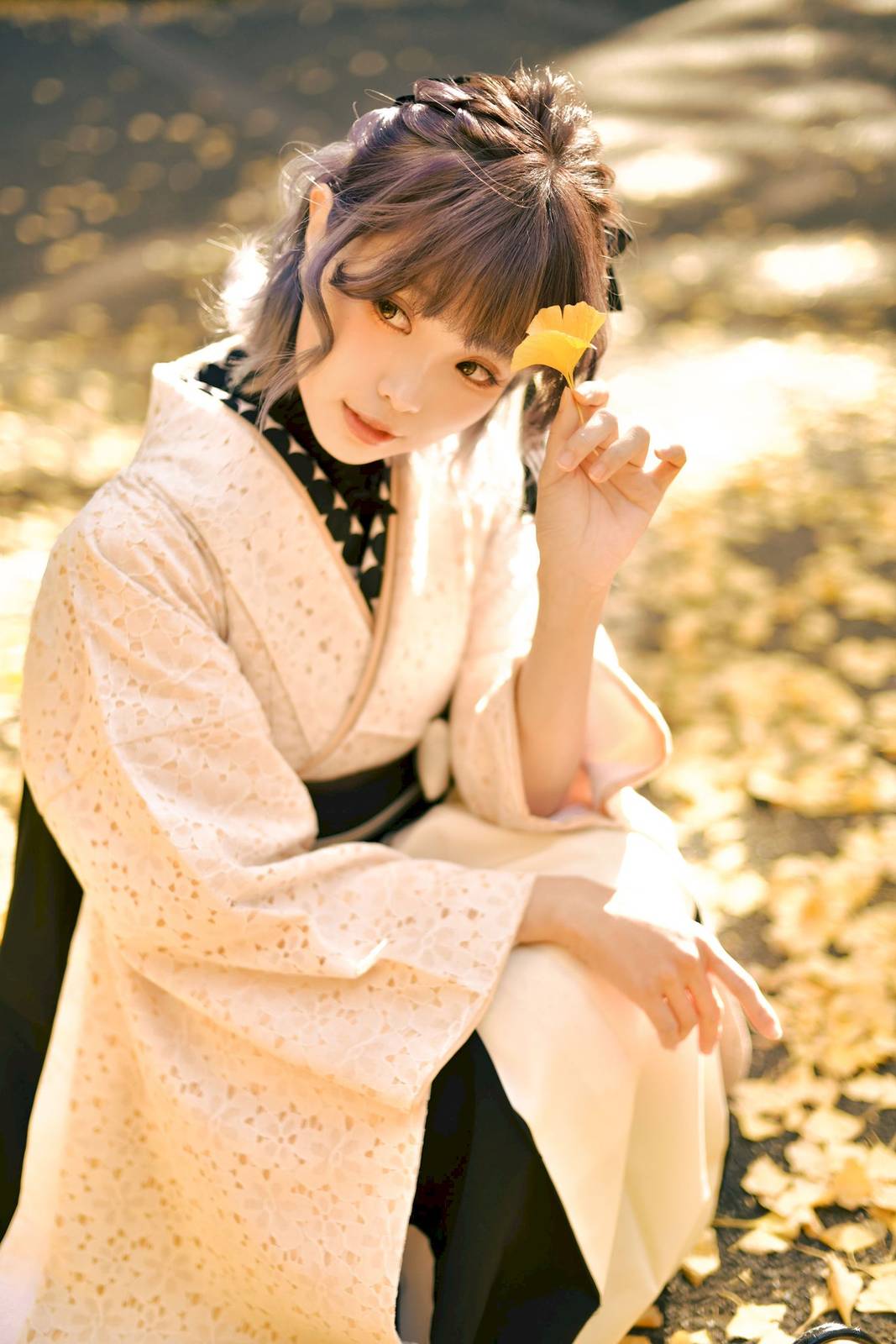 气质女孩ElyEE子午后散步于银杏林中秋日写真-25