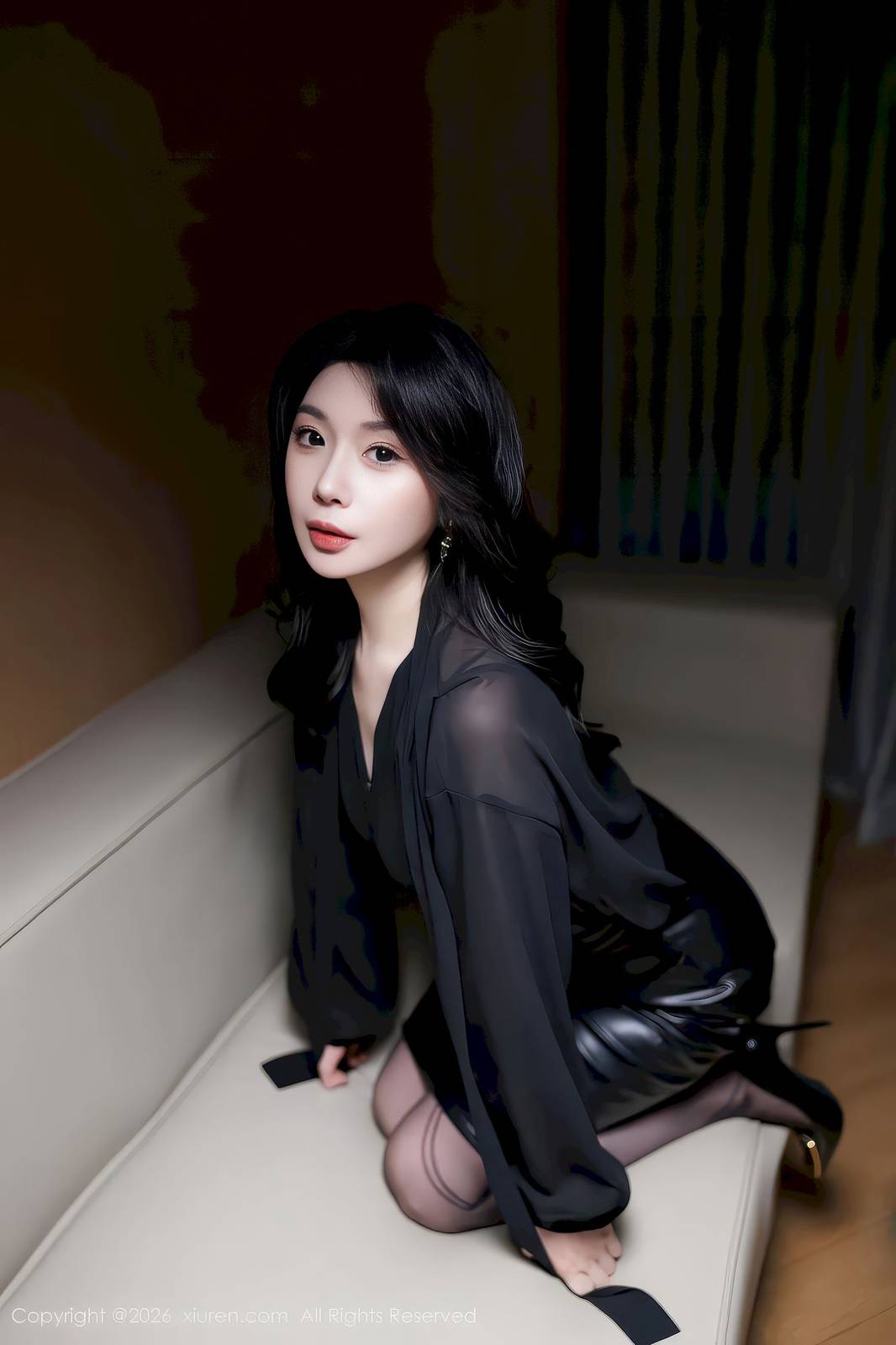 秀人网模特梦心玥黑色皮裙高挑身材性感写真-31